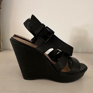 Womens black wedges. Size 8. Good condition.